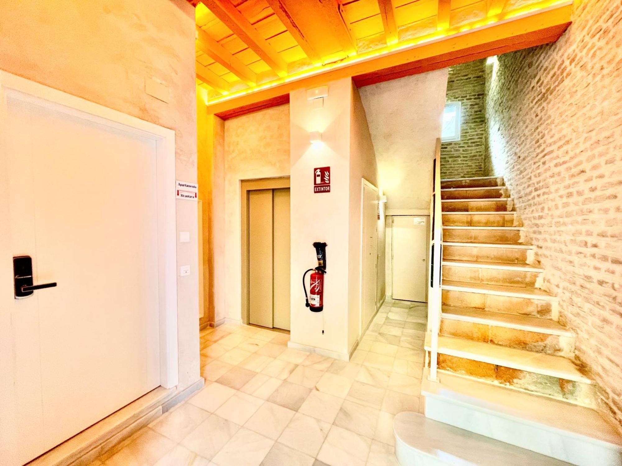 Philippe'S Home Triana Con Terraza Севилья Экстерьер фото